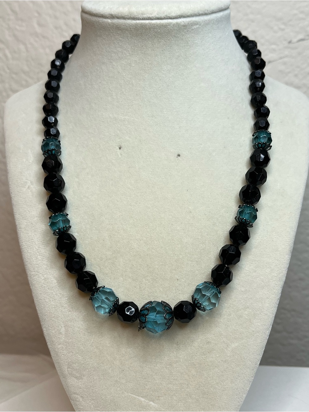 Brand 1928 Black Blue Goth Acrylic Bead Necklace Vintage 18”
